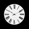 Arne Jacobsen Roman Vægur Ø29 cm hvid/sort | Køb her