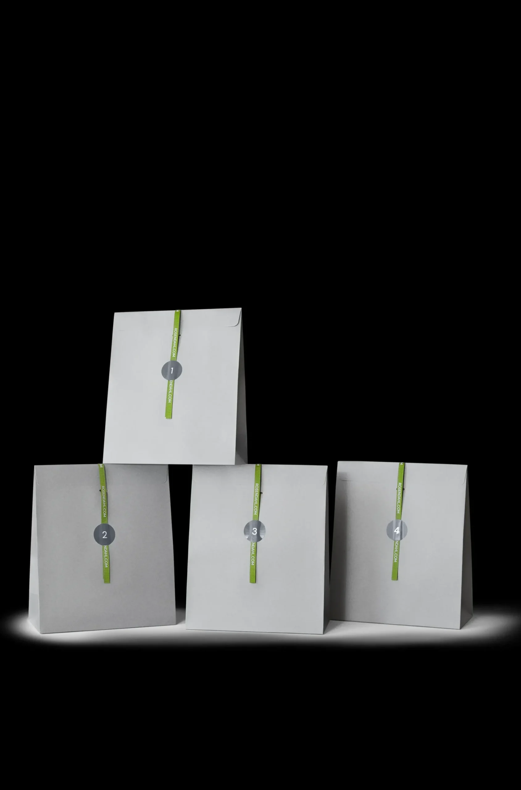 Kay Bojesen Adventskalender 2024 i grå fra serien Giftbox Best