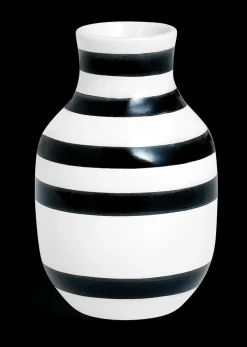 Kähler Vase H12.5 cm i sort fra serien Omaggio | Køb her Best