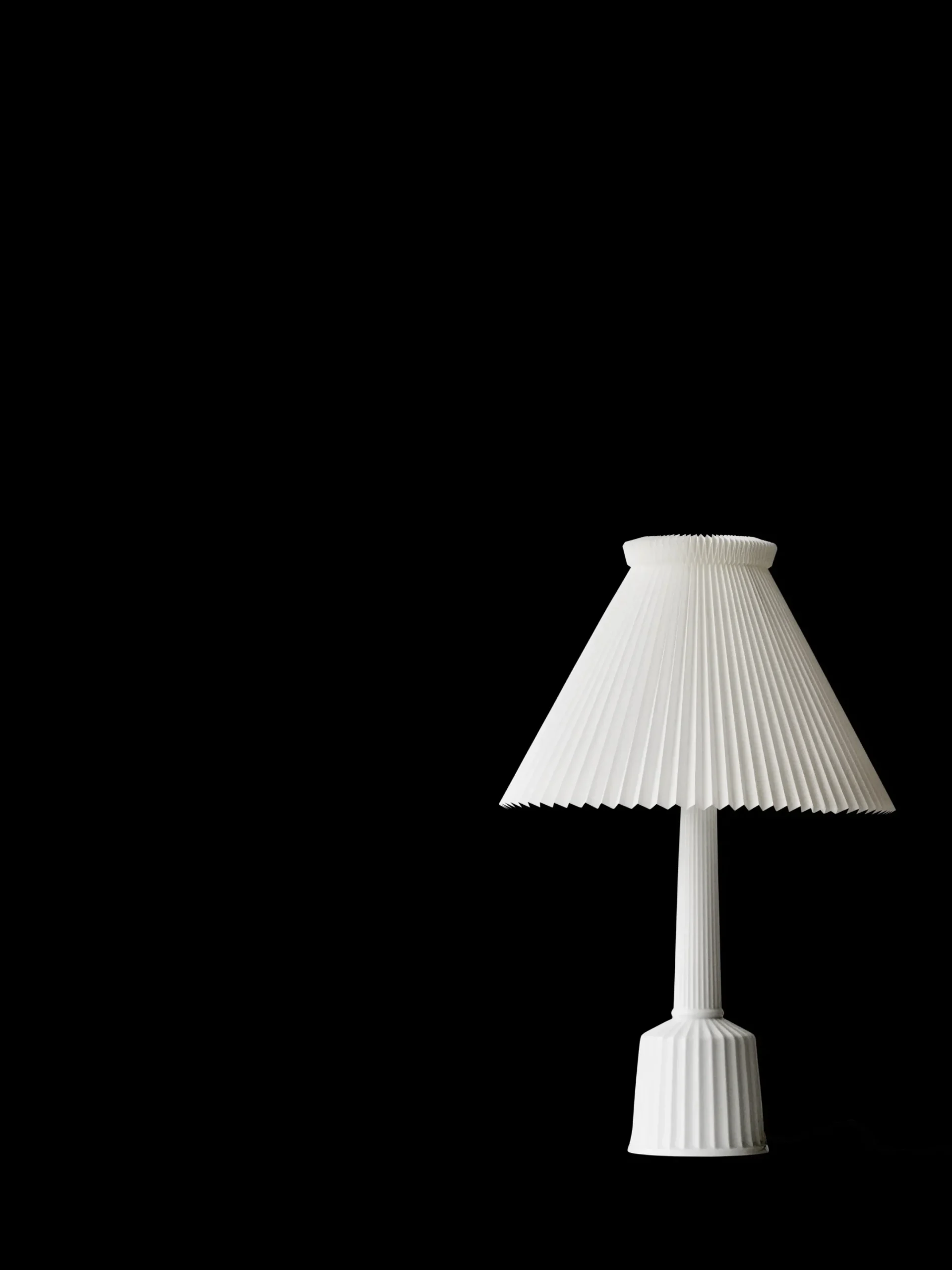 Lyngby Porcelæn Esben Klint Lampe EU stik H67 hvid | Køb her Online