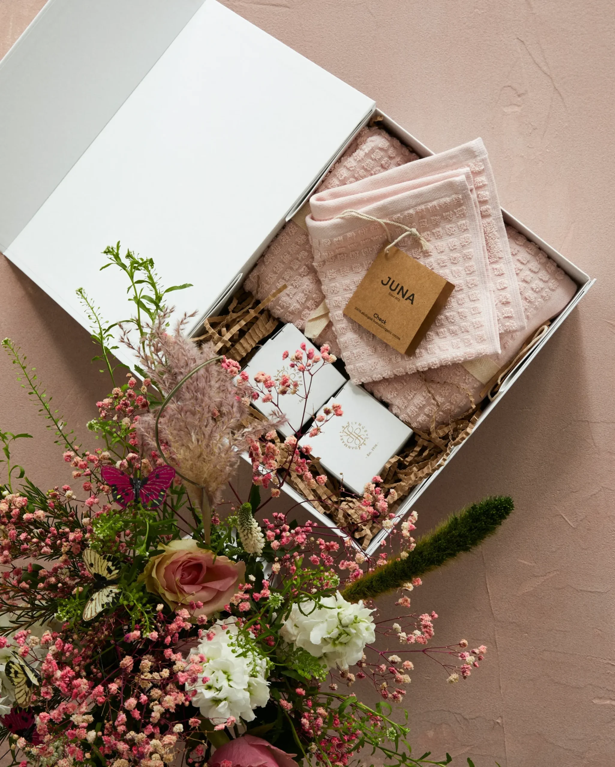 Lyngby Porcelæn / Juna gaveæske i rosa Online