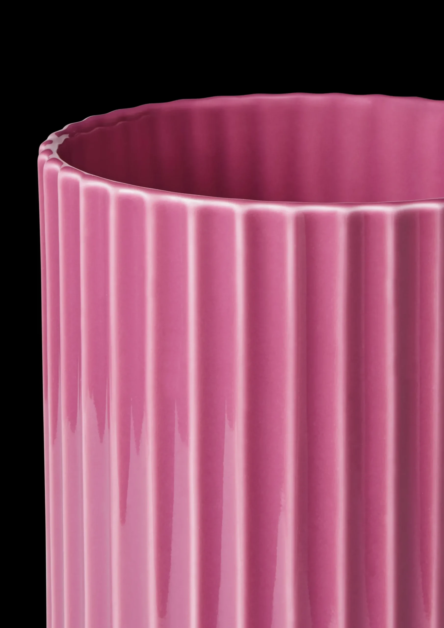 Lyngby Porcelæn Lyngby Vase H20.5 cm lilla porcelæn | Køb nu Outlet